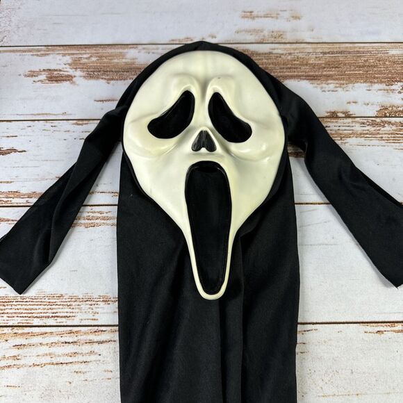 Scream Ghost Face Mask Easter Unlimited Halloween Vintage - Picture 1 of 6